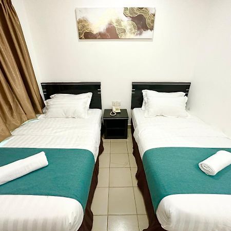 Hotel Tourist Kota Kinabalu Buitenkant foto