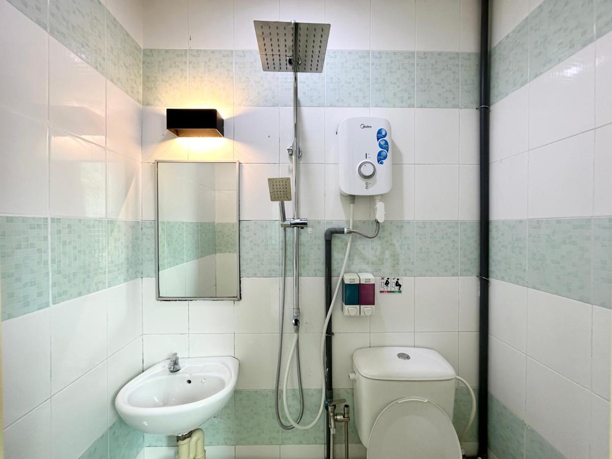 Hotel Tourist Kota Kinabalu Buitenkant foto