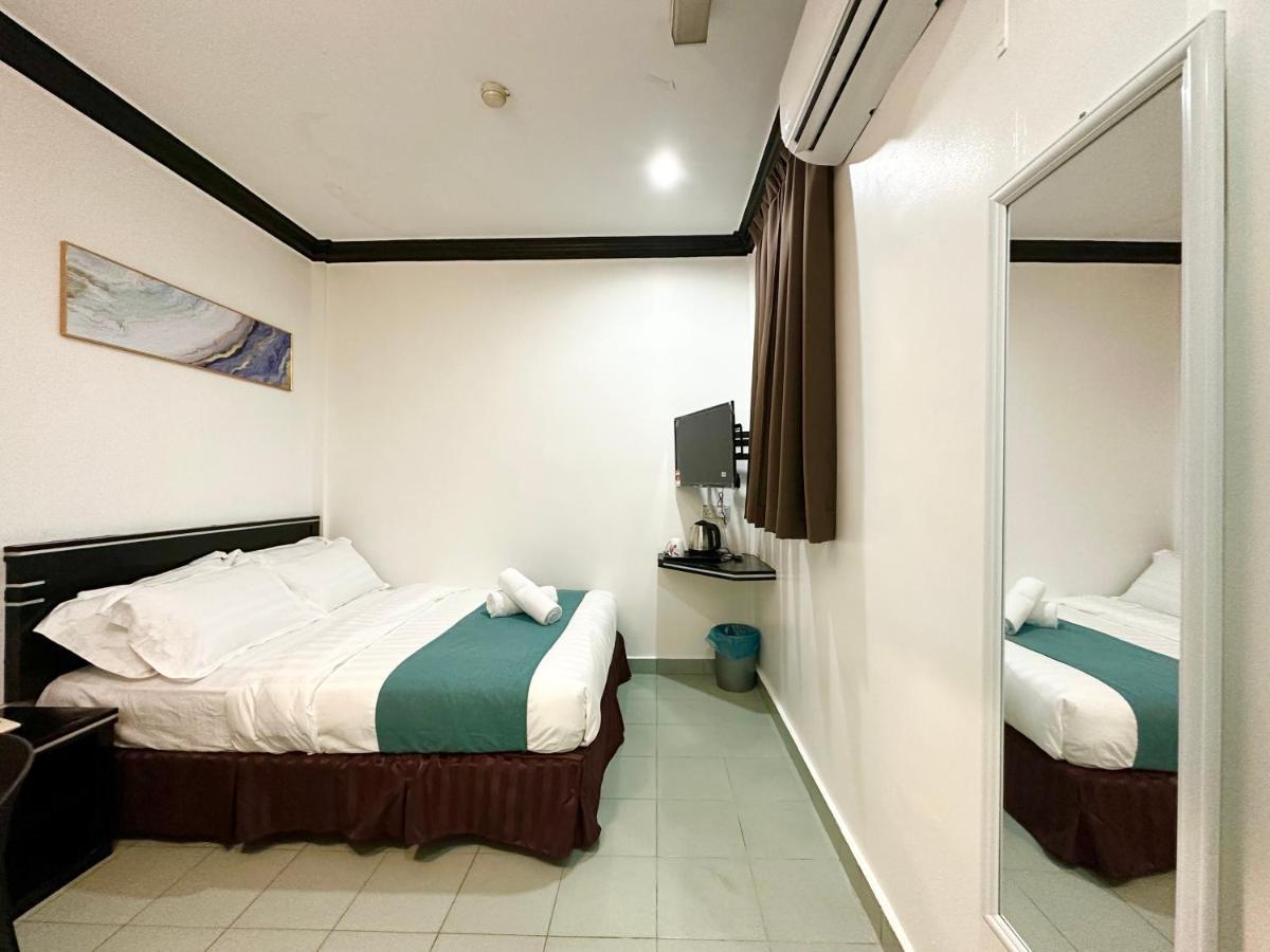 Hotel Tourist Kota Kinabalu Buitenkant foto
