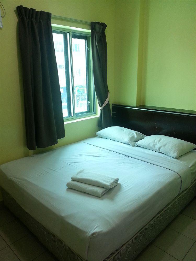 Hotel Tourist Kota Kinabalu Buitenkant foto