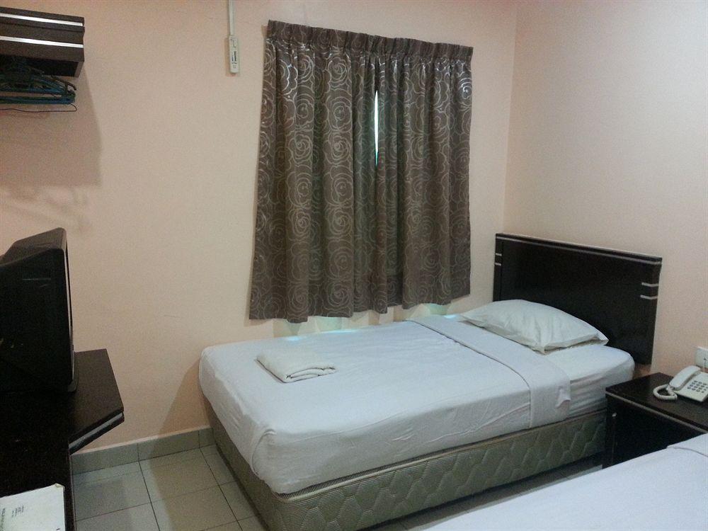 Hotel Tourist Kota Kinabalu Buitenkant foto