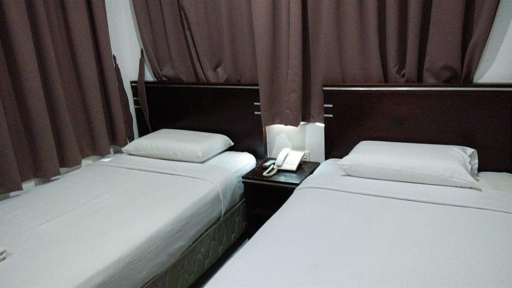 Hotel Tourist Kota Kinabalu Buitenkant foto