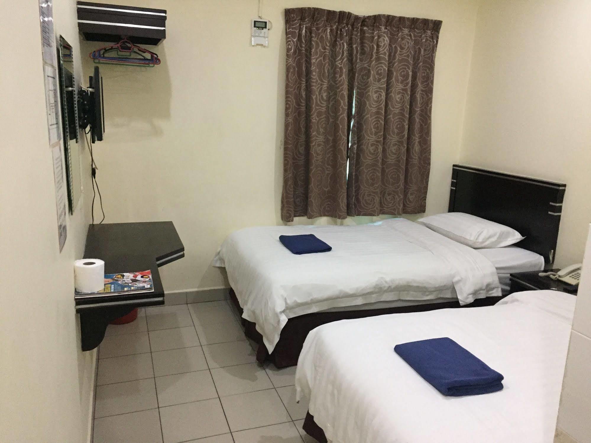 Hotel Tourist Kota Kinabalu Buitenkant foto