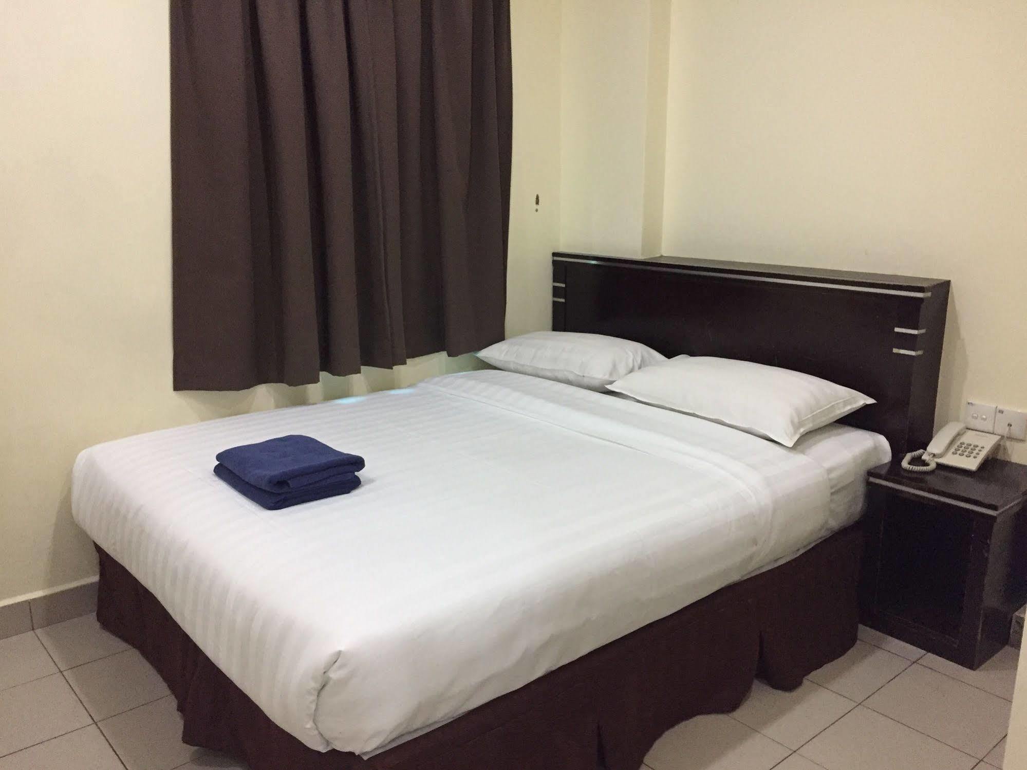 Hotel Tourist Kota Kinabalu Buitenkant foto