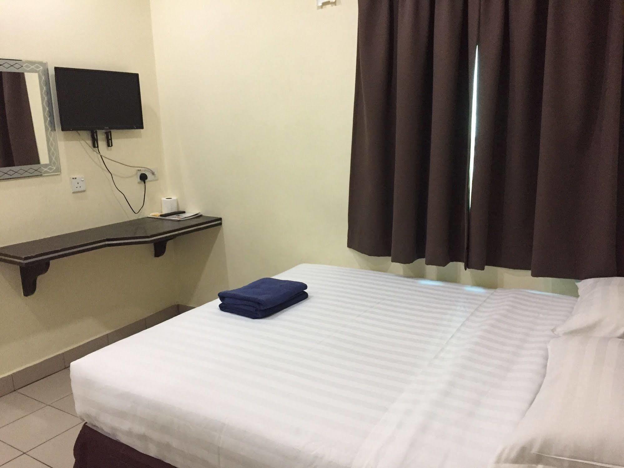 Hotel Tourist Kota Kinabalu Buitenkant foto