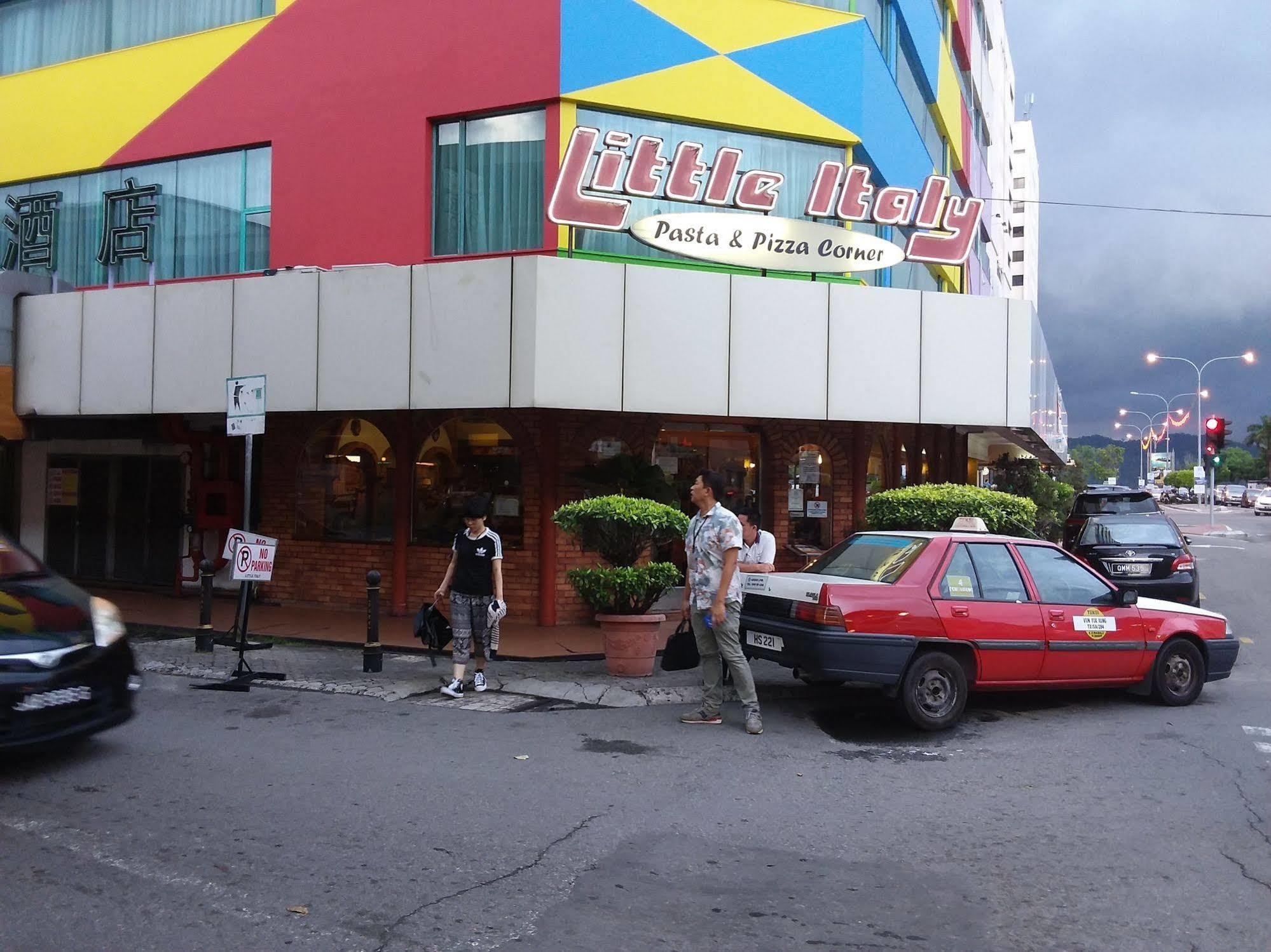 Hotel Tourist Kota Kinabalu Buitenkant foto